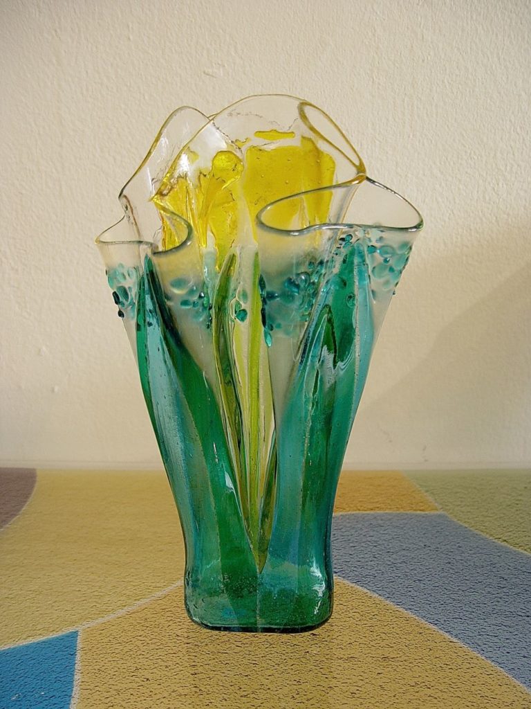 Vase grün gelb